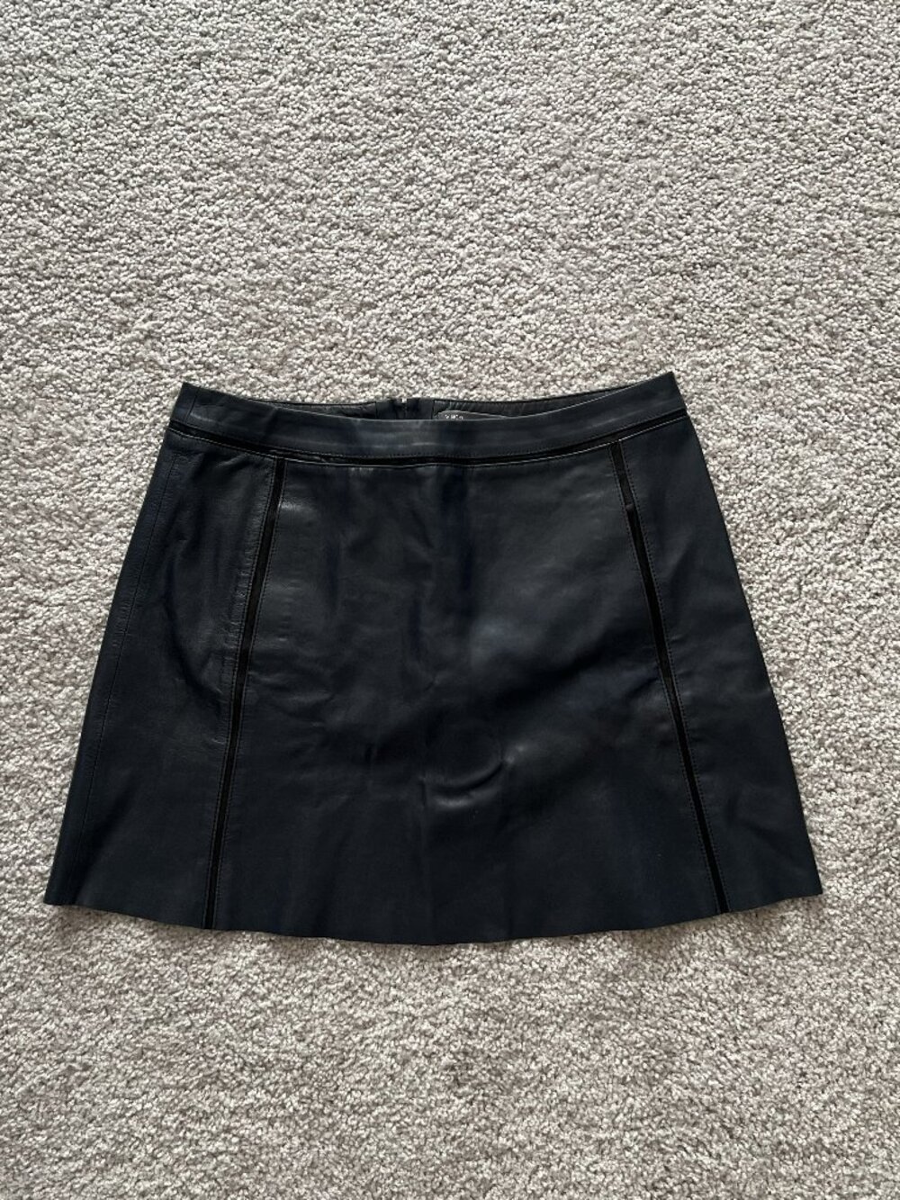 Vince Women's Dark Navy Blue Leather Mini Skirt Size 2